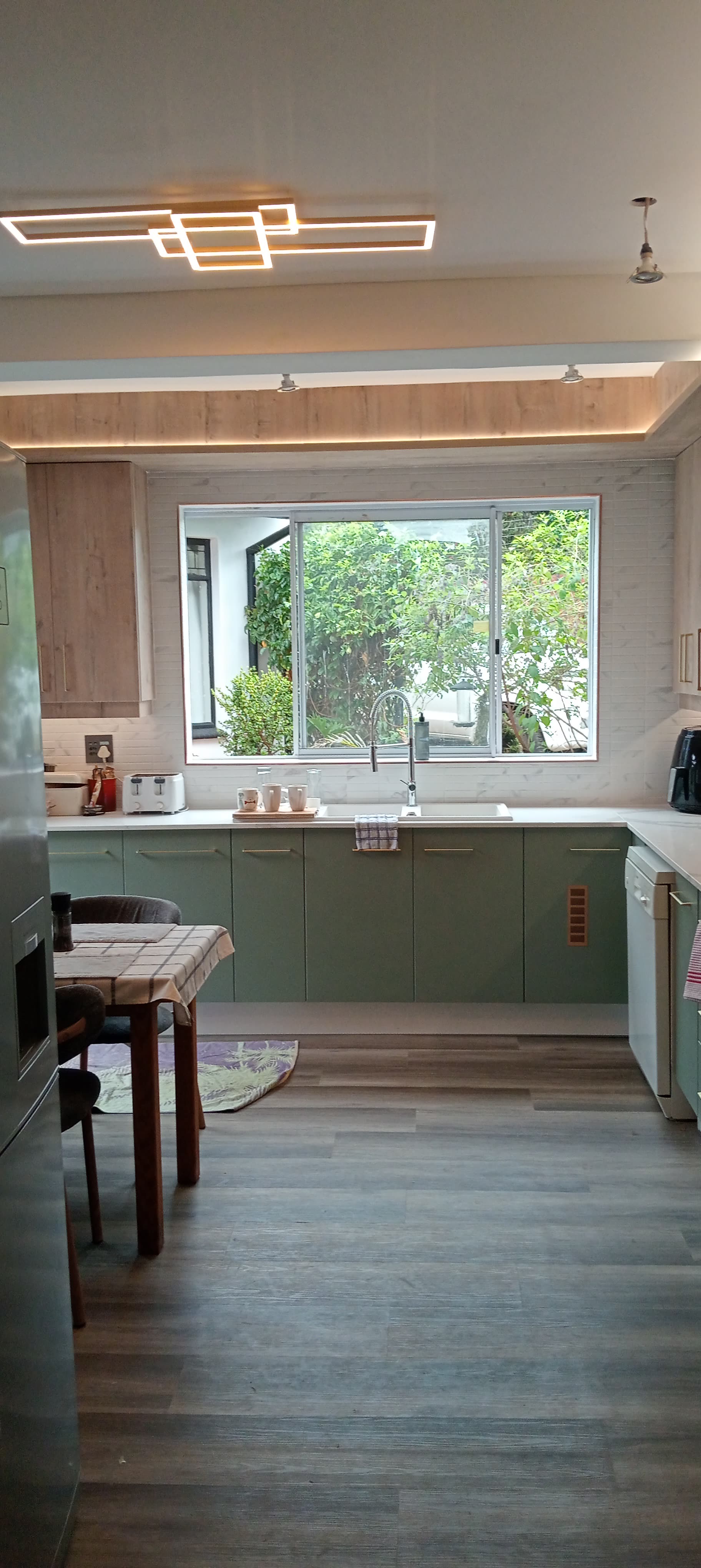 Le Renaud residence Kitchen photograph 49