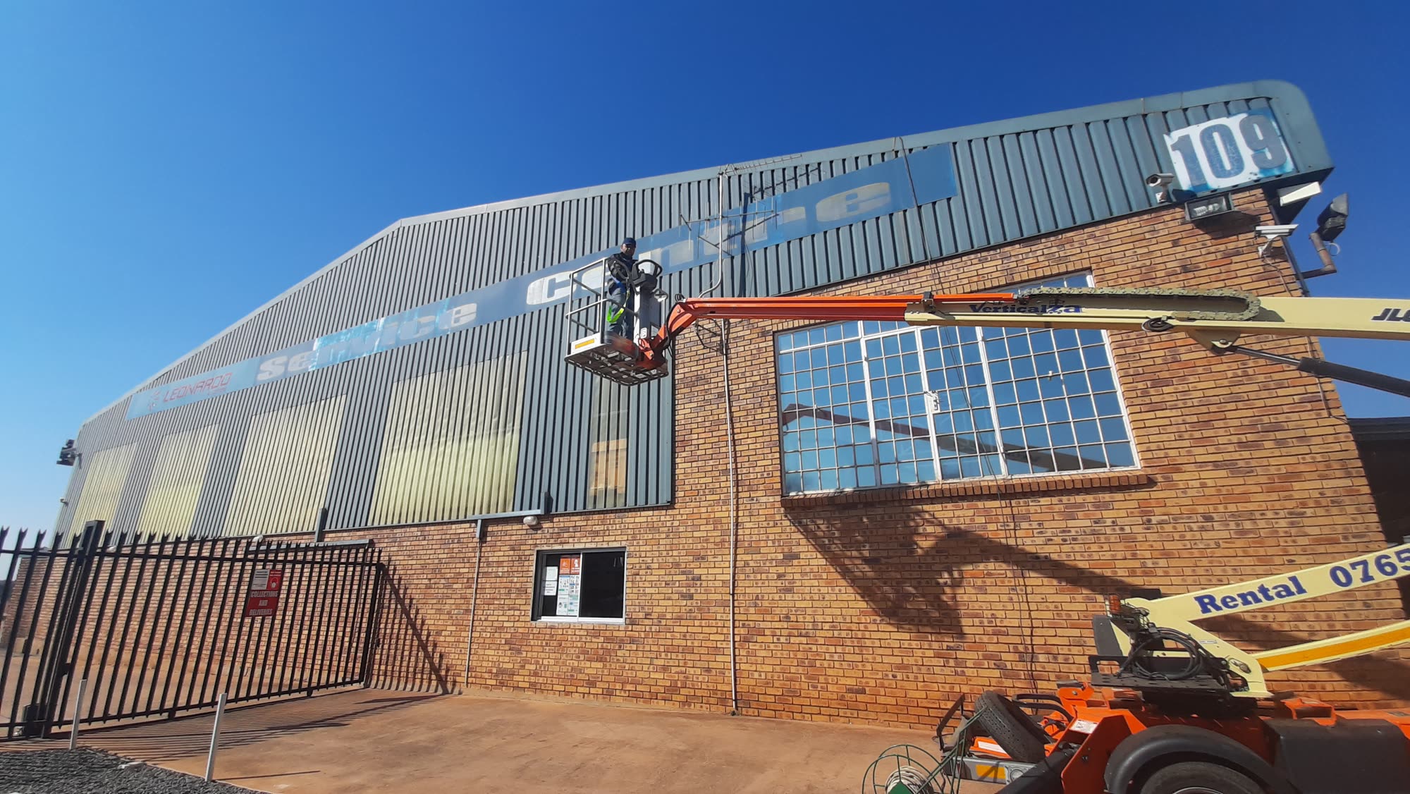 Leonardo Aviation Hangar photograph 8