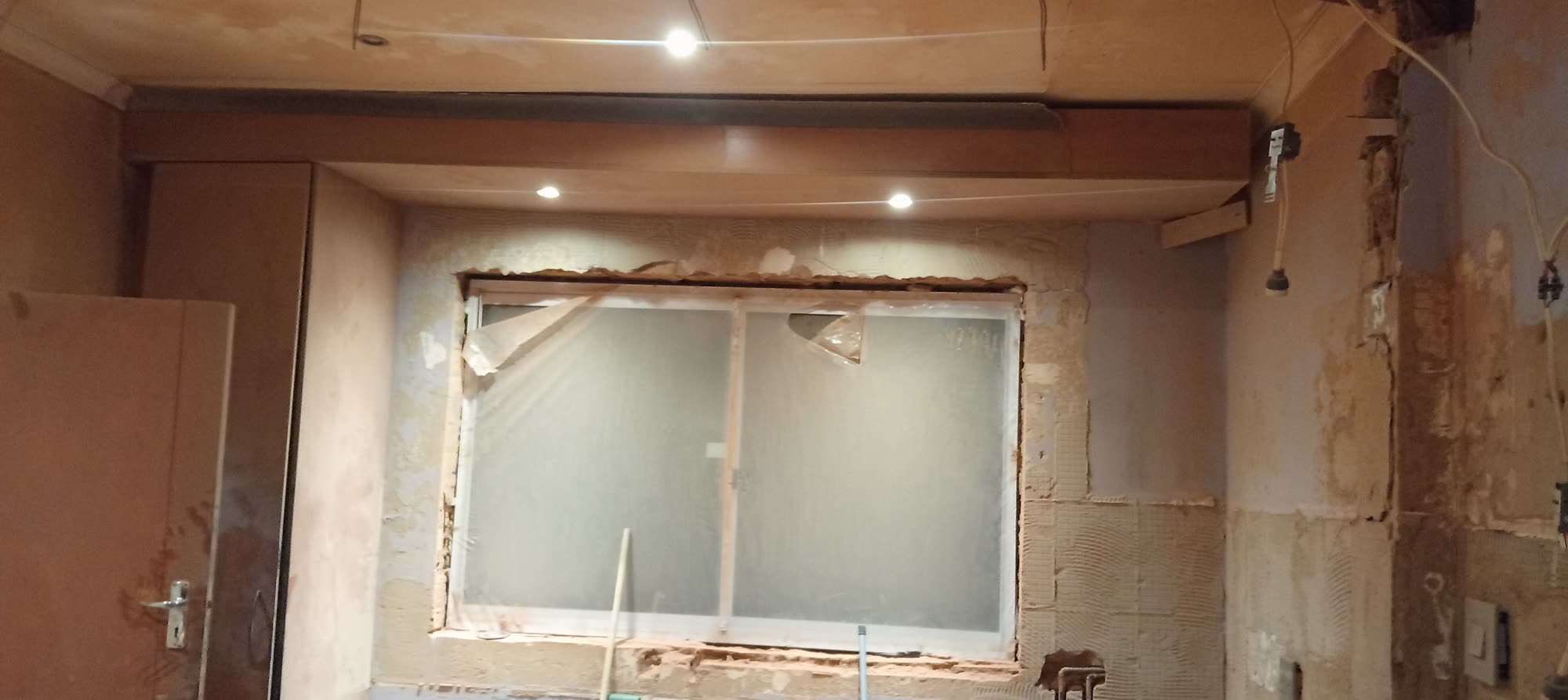 Le Renaud residence Kitchen photograph 10
